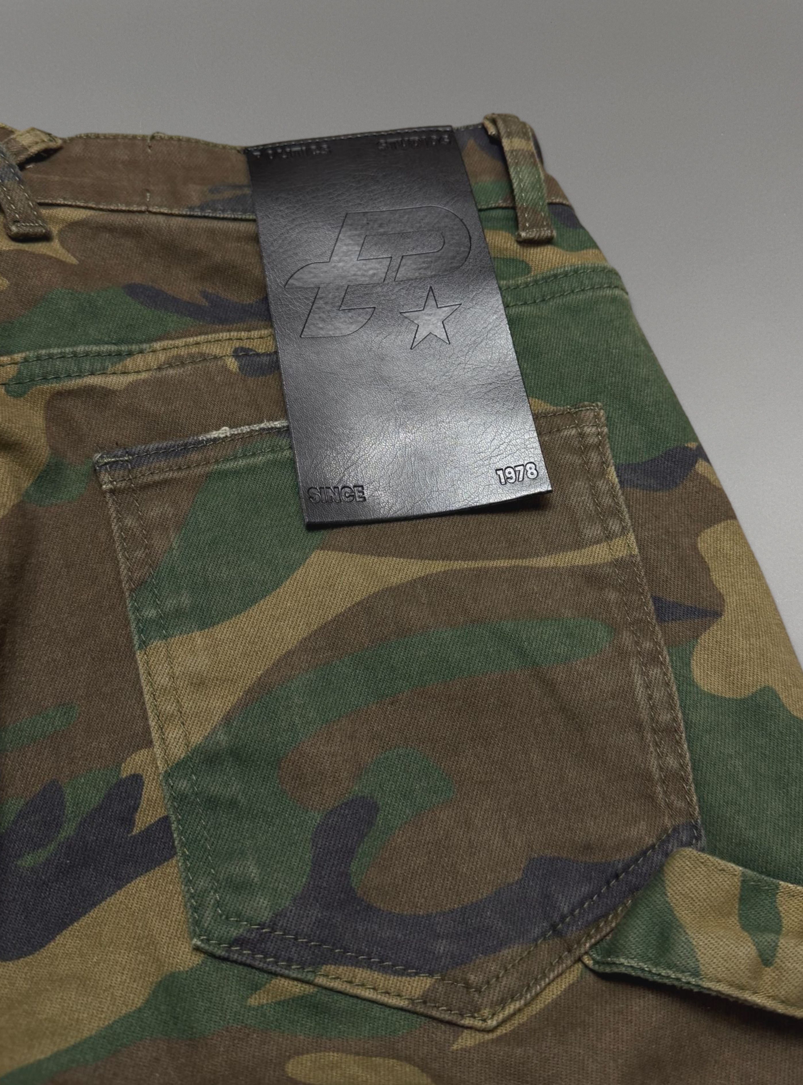 Politics Jeans - Camo  - Stacked Fit - Tol - 18
